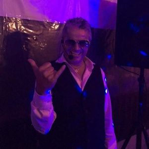 Meet your Posher, Eli